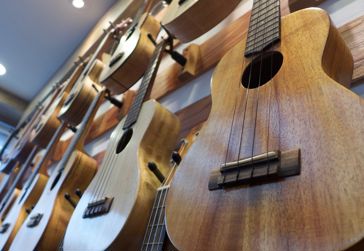 Kytara vs ukulele – který nástroj je lepší?